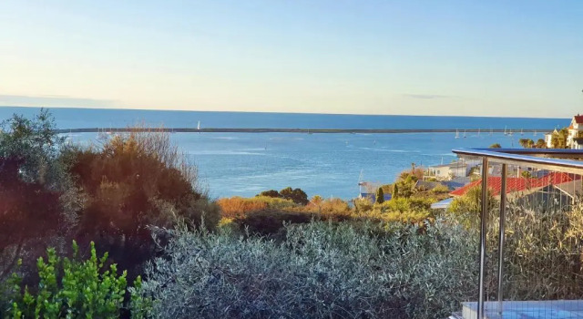Lighthouse Vista