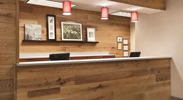 Country Inn & Suites by Radisson, Newnan, GA, Boek Hotel Hotels in Georgia met parkeren, Parkeren