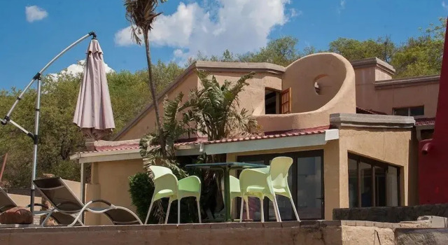 Rantshos Life-Style Guest House