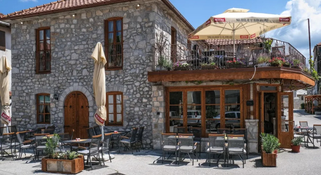 RAS Trebinje Stari grad, Забронировать Апартаменты/квартира Недорогие отели Требине, рядом с Bazen Bregovi Public Beach, недорого