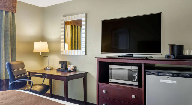 Четырёхместный номер Standard Quality Inn St. Robert - Ft. Leonard Wood