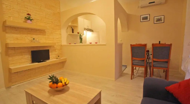 Apartments Villa Mareta, Book Apartment Sukosan Zadar County, near Makarska Beach