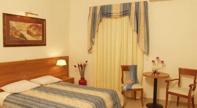 Четырёхместный номер Standard с балконом Ionis Art Hotel