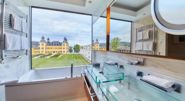 Полулюкс Superior Falkensteiner Schlosshotel Velden   The Leading Hotels of the World