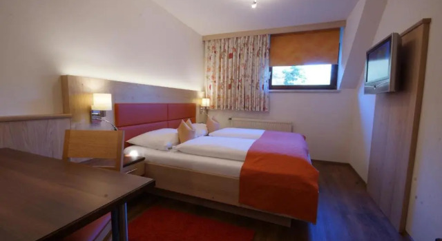 Landgasthof Trattnig, Rezerwuj Hotel Hotele w Karyntia z parkingiem, Parking