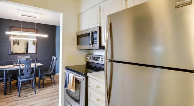 Апартаменты c 1 комнатой Walkable Dallas Vacation Rental w/ Community Pool!