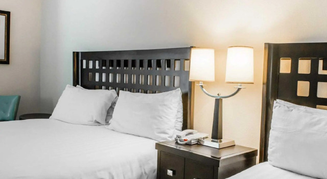 Двухместный люкс Sunchase Inn & Suites