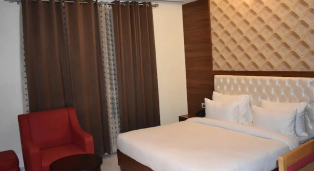 Hotel Amar Heights, Rezervovat Hotel Déhrádún Uttarakhand