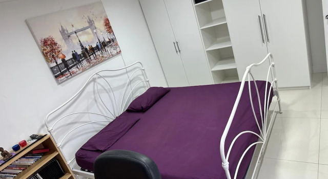 Separate One Bedroom Large Apartment in Slough, Varaa Huoneisto Asunnot kohteessa Merseyside, Huoneisto