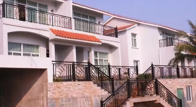 Xuwen Yushuiwan Hot Spring Hotel
