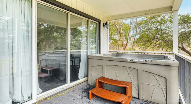 Апартаменты Private Hot Tub & Golf Course Views: Lakeway Gem
