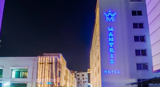 Mantris Hotel, Rezerwuj Hotel Hotele w Andhra Pradesh z parkingiem, Parking