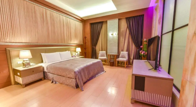 Номер Deluxe Purple Garden Motel