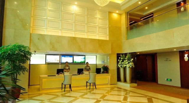 Zhengzhou Yu To Hotel, Rezerwuj Hotel Hotele w Czengczou z parkingiem, Parking