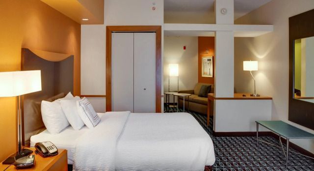 Четырёхместный номер Standard Fairfield Inn & Suites Lake City