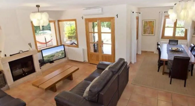 Villa Puigpunyent- Tramuntana, Rezerwuj Willa Hotele w Majorka z parkingiem, Parking