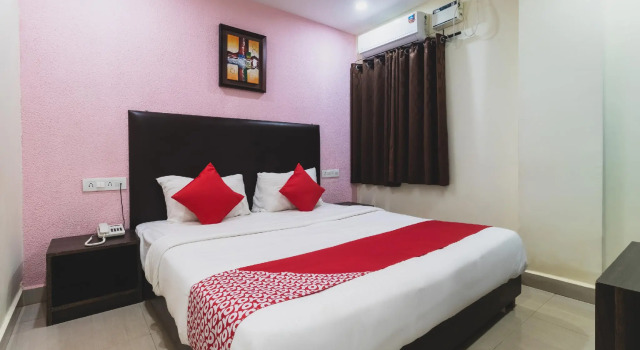 OYO 8065 Accovah Map5 Inn, Boek Hotel Hotels in Noord-Goa met parkeren, Parkeren