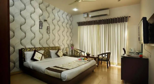 OYO Premium Cyber Park II