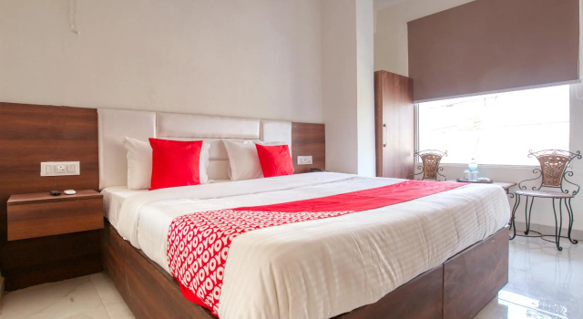 OYO 42743 Hotel Midway, Varaa Hotelli Zirakpur Haryana