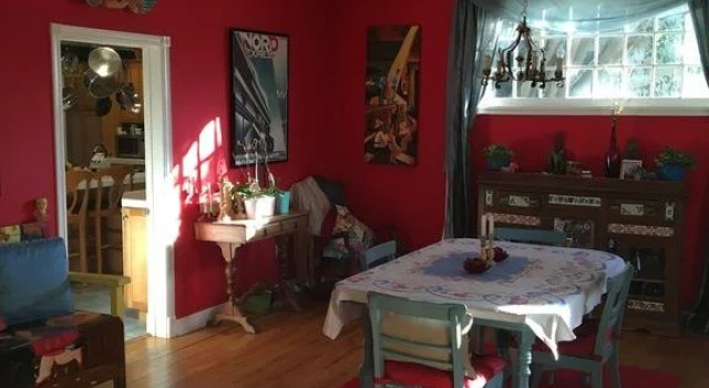 Elaines Hollywood Bed And Breakfast