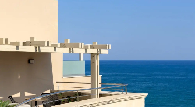 Люкс с балконом Macaris Suites & Spa