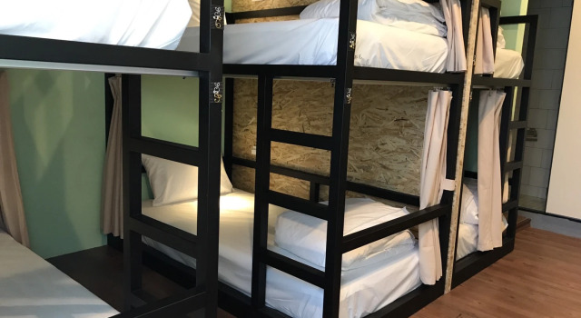 Кровать в общем номере (мужской номер) Tourist Bunny Hostel