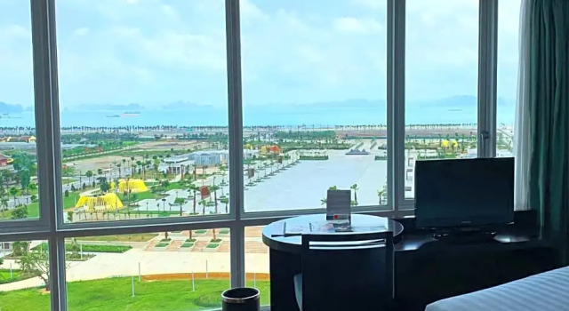 Двухместный номер Superior с видом на залив Novotel Ha Long Bay Hotel