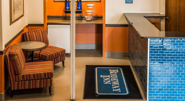 Rodeway Inn Muskegon Airport