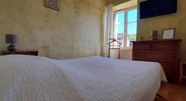 Le Marmagne, Rezervovat Hotel Hotely v Côte-d'Or s bazénem, Bazén