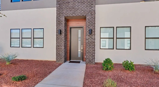 #13 At Bloomington Country Club 4 Bedroom Villa by Redawning