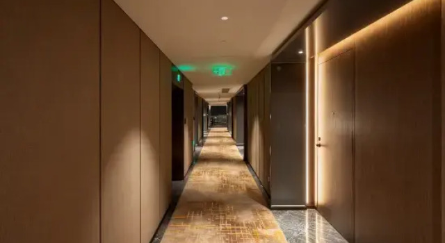 Hotel Five, Boek Hotel Hotels in Guangdong met parkeren, Parkeren