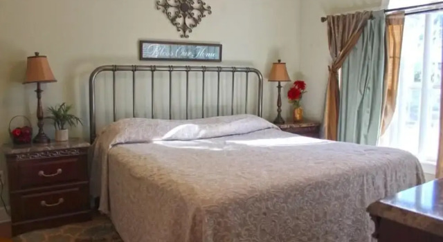 Peacefulmyrtlewood Villa Right in the Heart of MB, Забронировать Вилла Отели Миртл-Бич с парковкой, рядом с PineHills Palmetto at Myrtlewood Golf Club, Парковка
