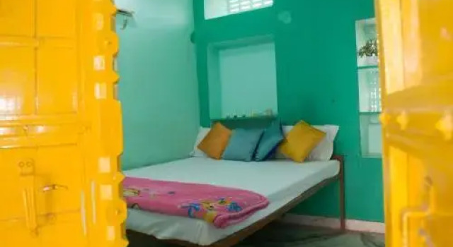 12 Monks Backpackers Community, Boek Hotel Pushkar Rajasthan