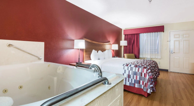 Двухместный люкс Red Roof Inn Conroe North - Willis