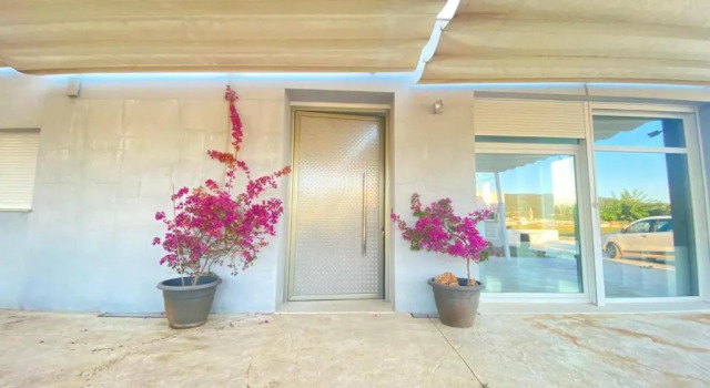 WHITE HOUSE EN ENGUERA - Fantástico alojamiento piscina barbacoa, Rezervați Hotel Enguera Barcelona