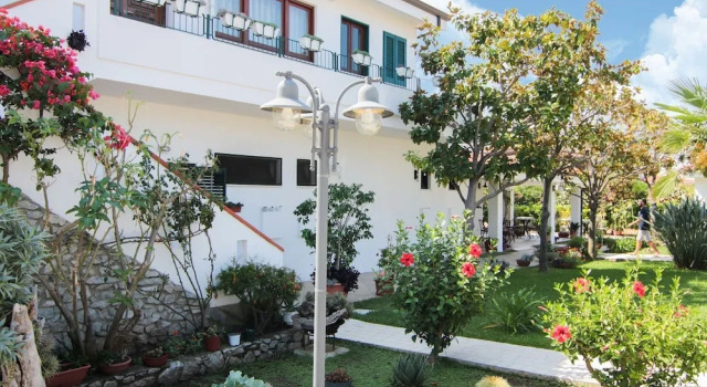 Cozy Holiday Home in Capo Vaticano with Pool, Book Hotel Hoteller i Capo Vaticano med parkering, Parkering