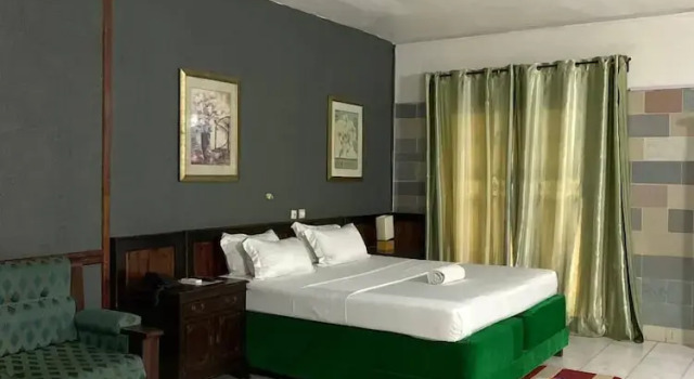 Двухместный номер Standard с балконом и с видом на город SKY Hotel Bonapriso