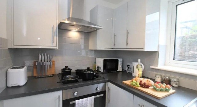 Апартаменты Two Bed Apartment - Free Private Parking - by PROPERTY PROMISE