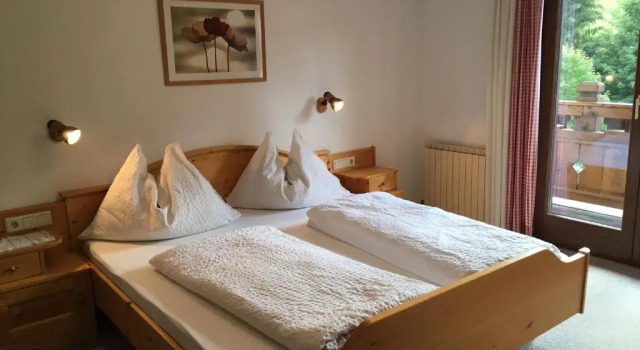 Ferienwohnungen Vierthaler, Rezervovat Hotel Hotely v Filzmoos s parkováním, Parkování