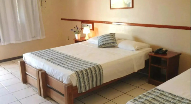 Taperapuan Praia Hotel, Забронировать Отель Отели штата Баия с бассейном, Бассейн