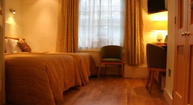 Двухместный номер Standard Harlingford Hotel