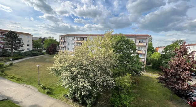 Charming 4-person Apartment in Hoyerswerda City Center, Забронировать Апартаменты/квартира Отели Хойерсверда с парковкой, рядом с Lusatian Lakeland Klinikum GmbH, Парковка
