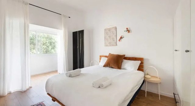 F33 by TLV2RENT, Забронировать Апартаменты/квартира Отели Тель-Авива с парковкой, рядом с Пляж Иерусалим, Парковка