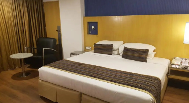 Двухместный номер Executive Ramee Guestline Hotel Dadar
