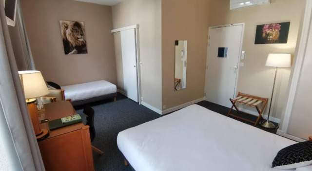 Трёхместный номер Standard Logis Hotel Le Cerf