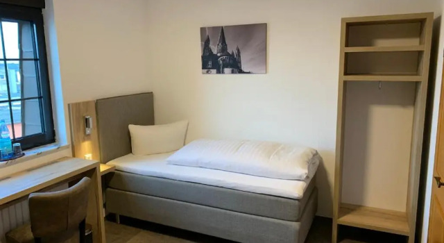 Одноместный номер Standard Hotel B4
