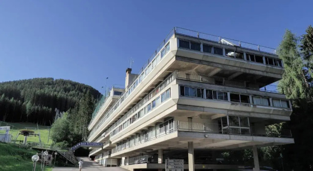Residence Artuik Appartamenti Solandra, Забронировать Отель Отели Медзана с парковкой, рядом с Подъемник Контре-Мальга Копай, Парковка