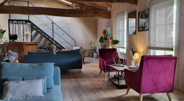 LaRiviere, Prenota Bed & breakfast Asques 