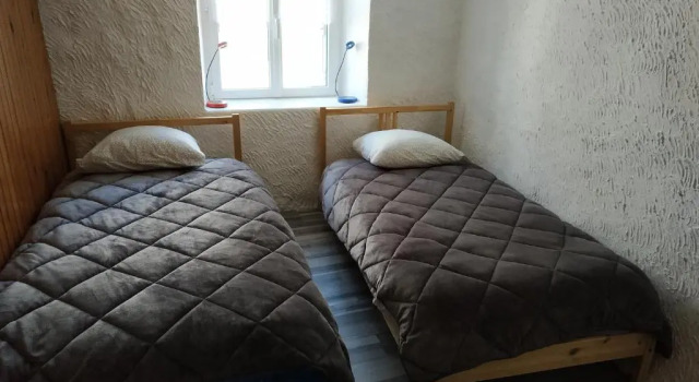 BOTOÙ KOAD, maison 2 ÉTOILES, WIFI gratuite, la MER, boulangerie, marché quotidien à 100 pas, Rezerwuj Hotel Douarnenez 