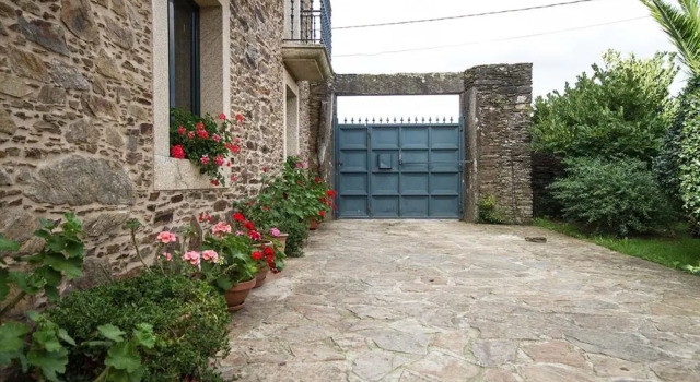 102713 House in Santiago de Compostela VR, Забронировать Отель Отели Сантьяго-де-Компостелы 3 звезды, рядом с Собор Святого Иакова, 3*